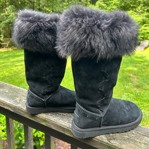 Size 7 black Ugg boots